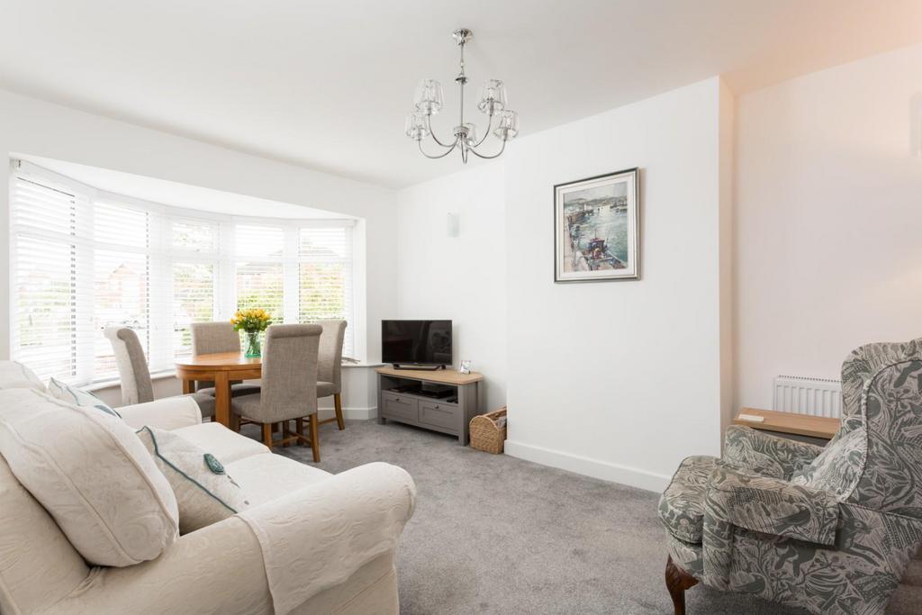 Brockfield Park Drive, York 2 bed semidetached bungalow for sale £