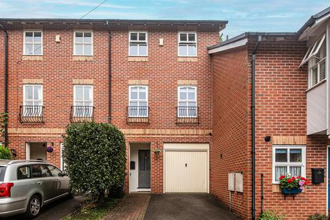 4 Gloucester Crescent, Sheffield, S10 2FZ