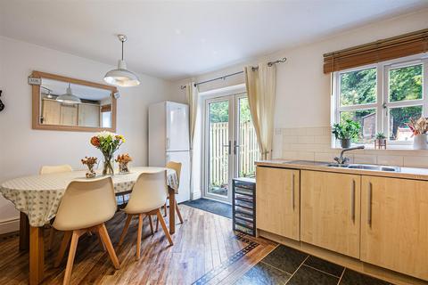 4 Gloucester Crescent, Sheffield, S10 2FZ