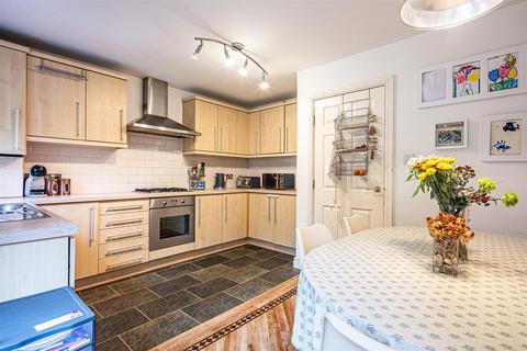 4 Gloucester Crescent, Sheffield, S10 2FZ