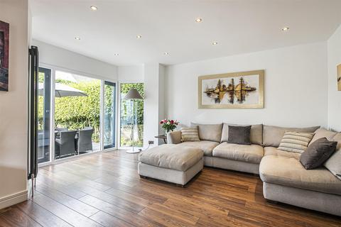 35 Chorley Drive, Sheffield, S10 3RQ