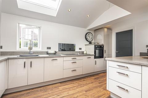 35 Chorley Drive, Sheffield, S10 3RQ