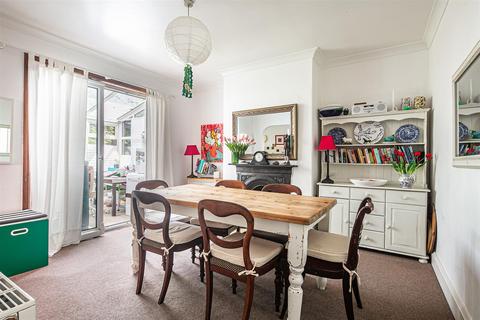 84 Brooklands Crescent, Sheffield, S10 4GG