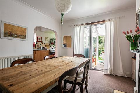 84 Brooklands Crescent, Sheffield, S10 4GG