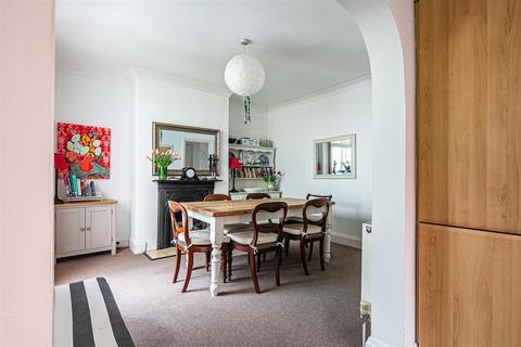 84 Brooklands Crescent, Sheffield, S10 4GG
