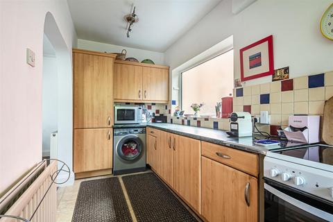 84 Brooklands Crescent, Sheffield, S10 4GG