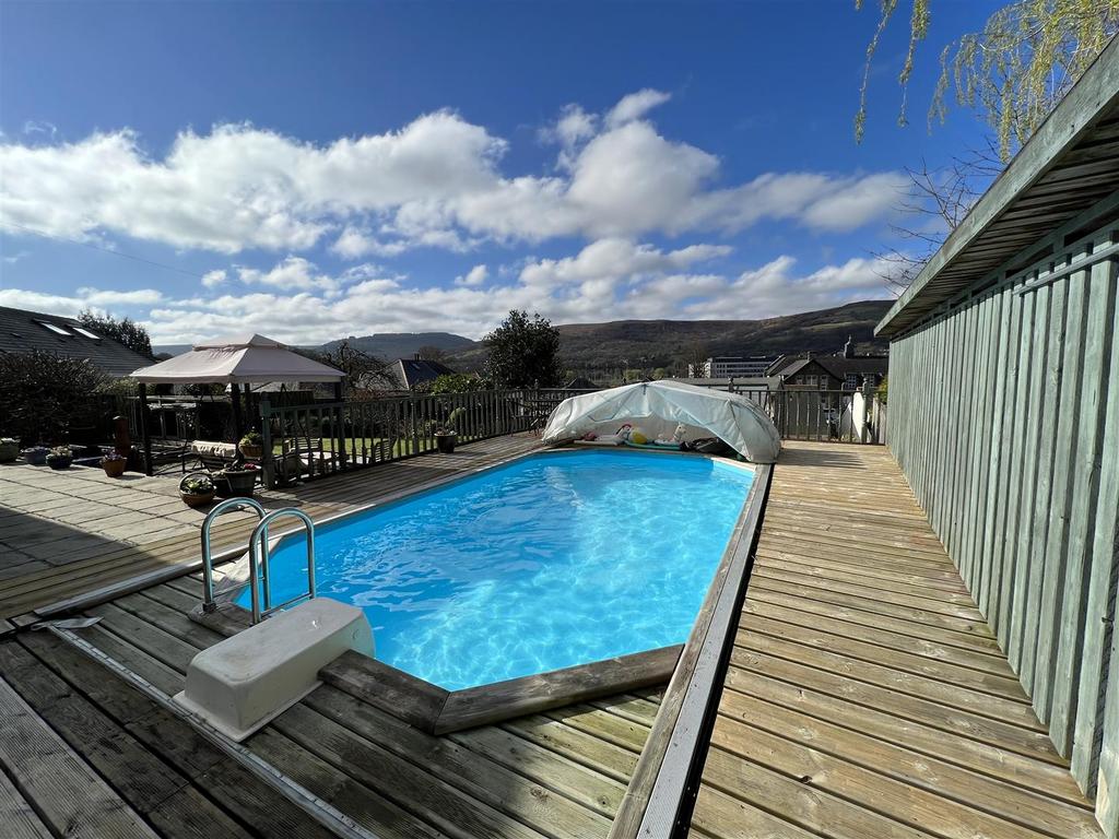 Plasdraw Place, Aberdare CF44 4 bed detached bungalow for sale £449,995
