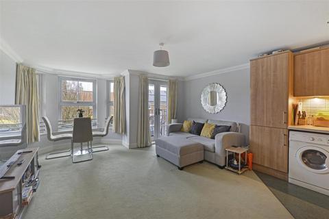 2 bedroom flat for sale, Maidstone Road, Paddock Wood, Tonbridge
