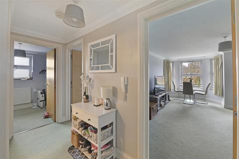 2 bedroom flat for sale, Maidstone Road, Paddock Wood, Tonbridge