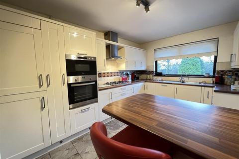 4 bedroom detached bungalow for sale, Merthyr Road, Aberdare CF44