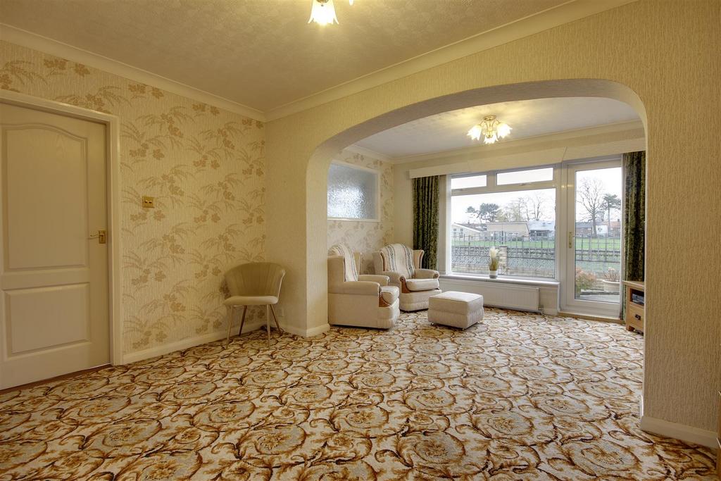 Sitting/dining Room