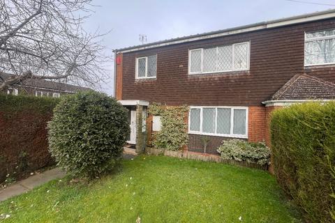 3 bedroom end of terrace house to rent, WOLLESCOTE - Alperton Drive