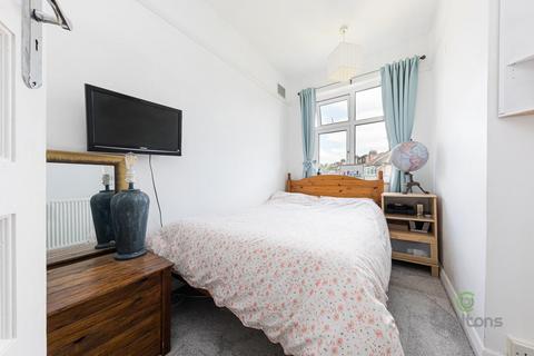 10a Endlebury Road, London, E4 6QF