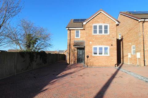 3 bedroom detached house for sale, Scocles Road, Minster On Sea, Sheerness