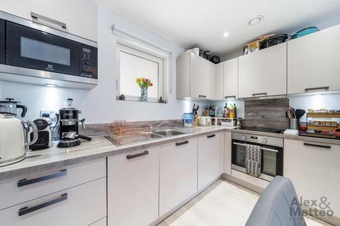2 bedroom flat for sale, Blondin Way, Rotherhithe, SE16