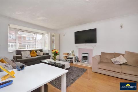 7 Borrowdale Close, Eastbourne, BN23 8HX