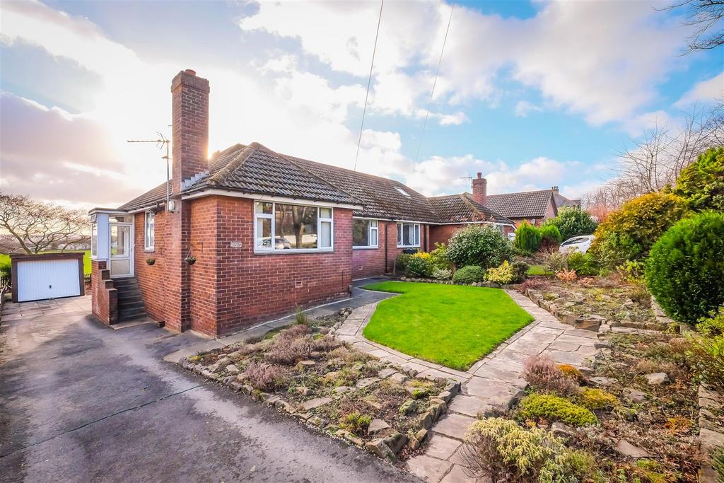 Bradley Road, Huddersfield, HD2 3 bed semidetached bungalow for sale