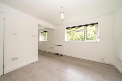 Studio to rent, Waveney, Hemel Hempstead