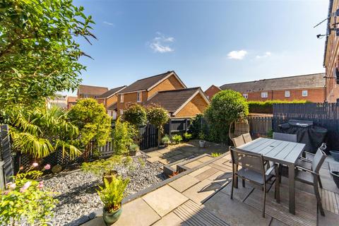5 bedroom townhouse for sale - Featherstone Grove, Great Park, Gosforth, NE3