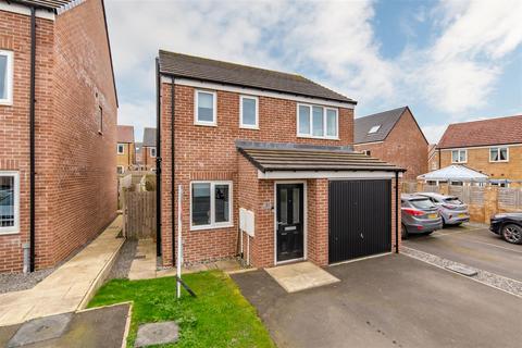 3 bedroom detached house for sale, Augusta Park Way, Dinnington, Newcastle Upon Tyne