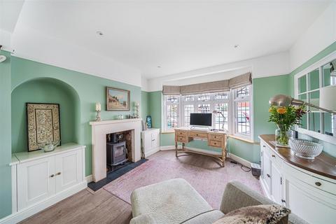 157 Wolsey Drive, Kingston Upon Thames, KT2 5DR