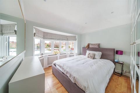 157 Wolsey Drive, Kingston Upon Thames, KT2 5DR