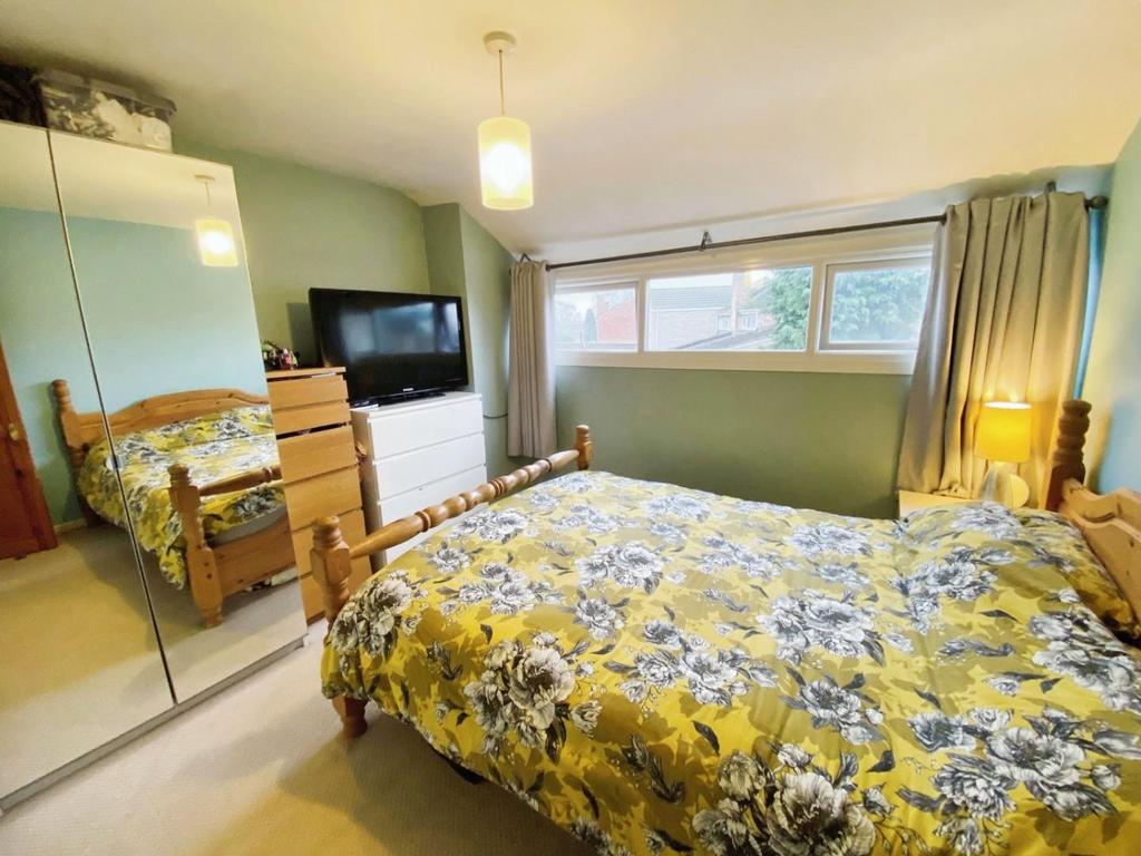 Bedroom 20 One.jpg