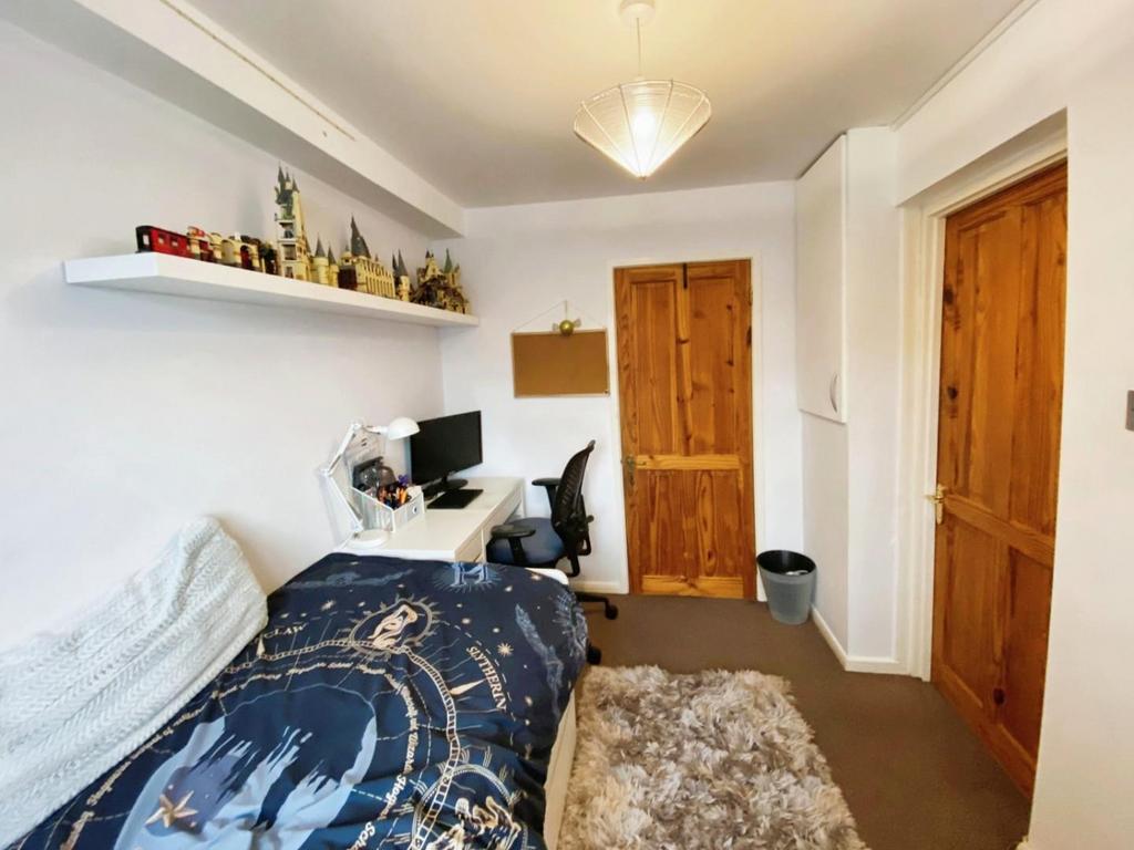 Bedroom 20 Twoa.jpg