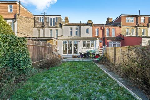 3 bedroom terraced house for sale, Hoppers Road, Winchmore Hill, N21