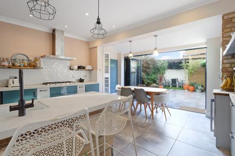 70 Seaford Road, Ealing, London, W13 9HU
