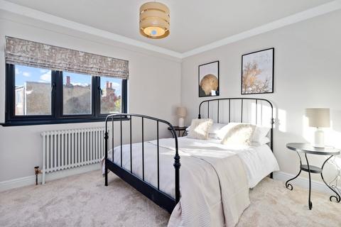 70 Seaford Road, Ealing, London, W13 9HU