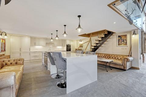 4 bedroom barn conversion for sale, Abridge Road, Abridge, Romford