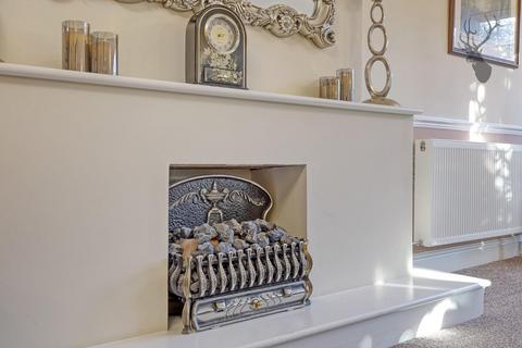 80 Coopers Close, Chigwell, IG7 6EU