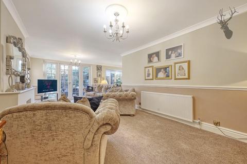 80 Coopers Close, Chigwell, IG7 6EU