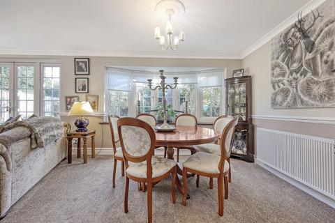 80 Coopers Close, Chigwell, IG7 6EU