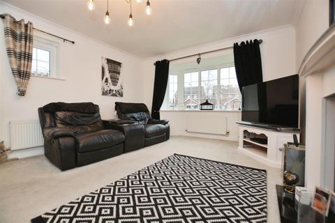4 bedroom detached house for sale, River Bank Close, Keadby, Scunthorpe
