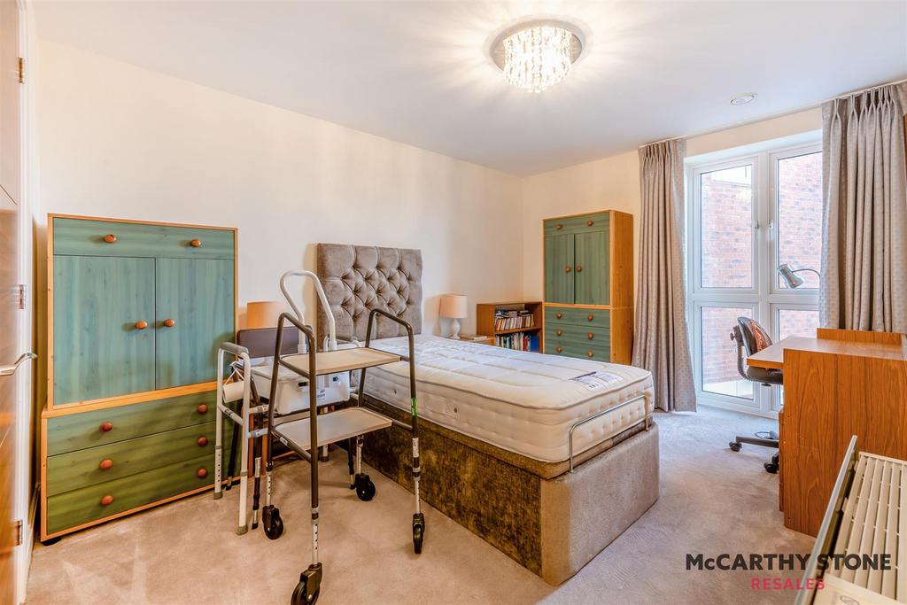8581642-interior11.jpg