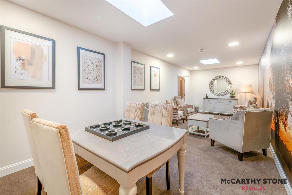 8581642-interior04.jpg