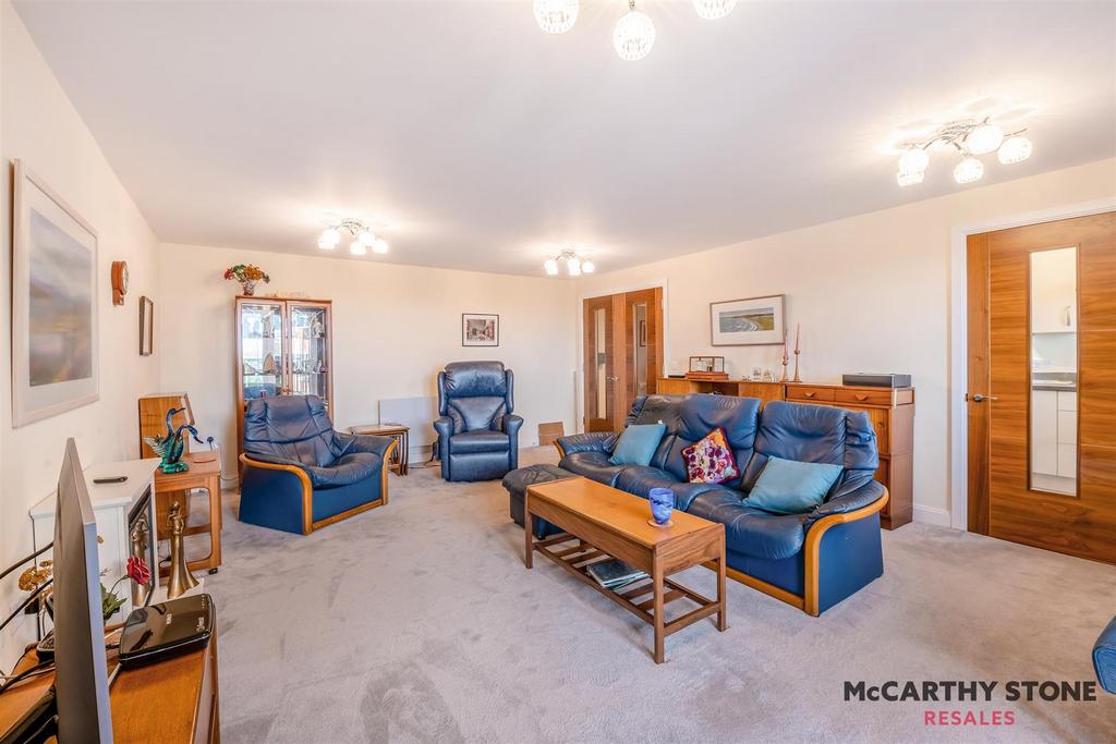 8581642-interior08.jpg