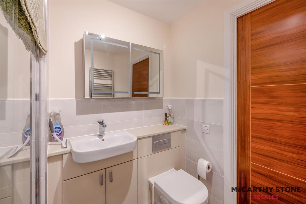 8581642-interior14.jpg