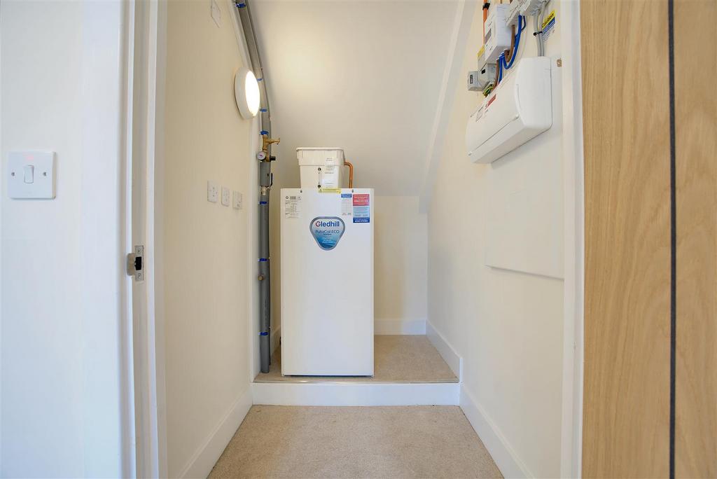 8582882-interior13.jpg