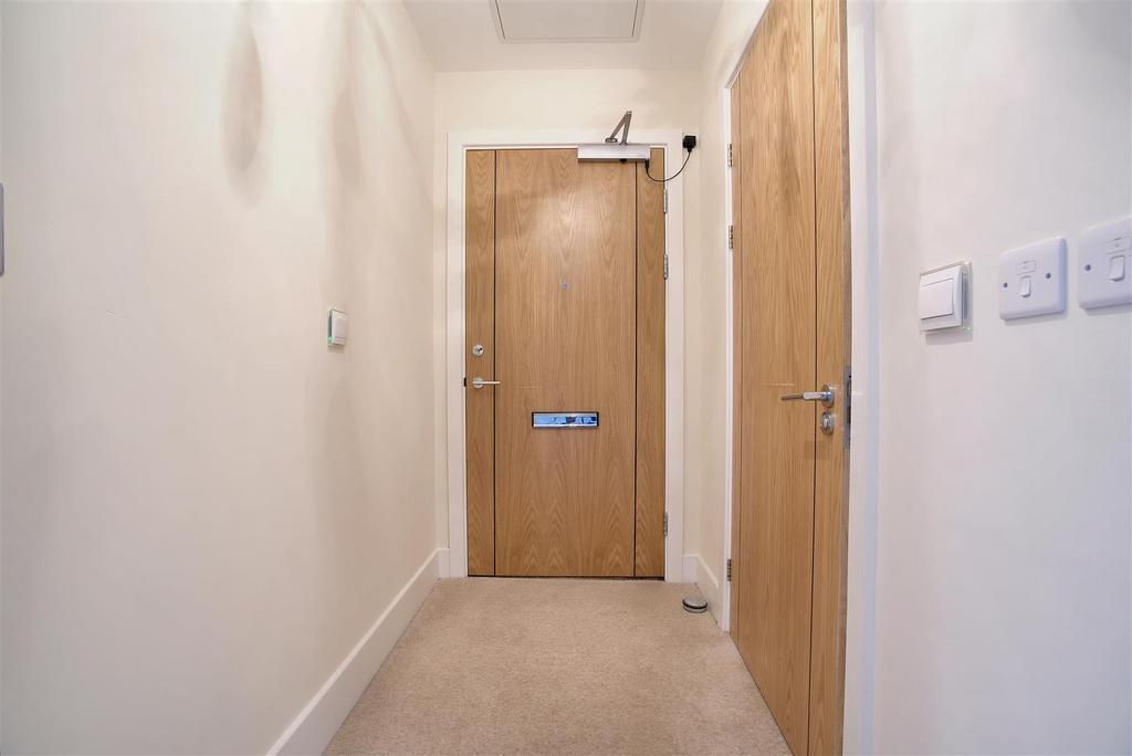 8582882-interior09.jpg