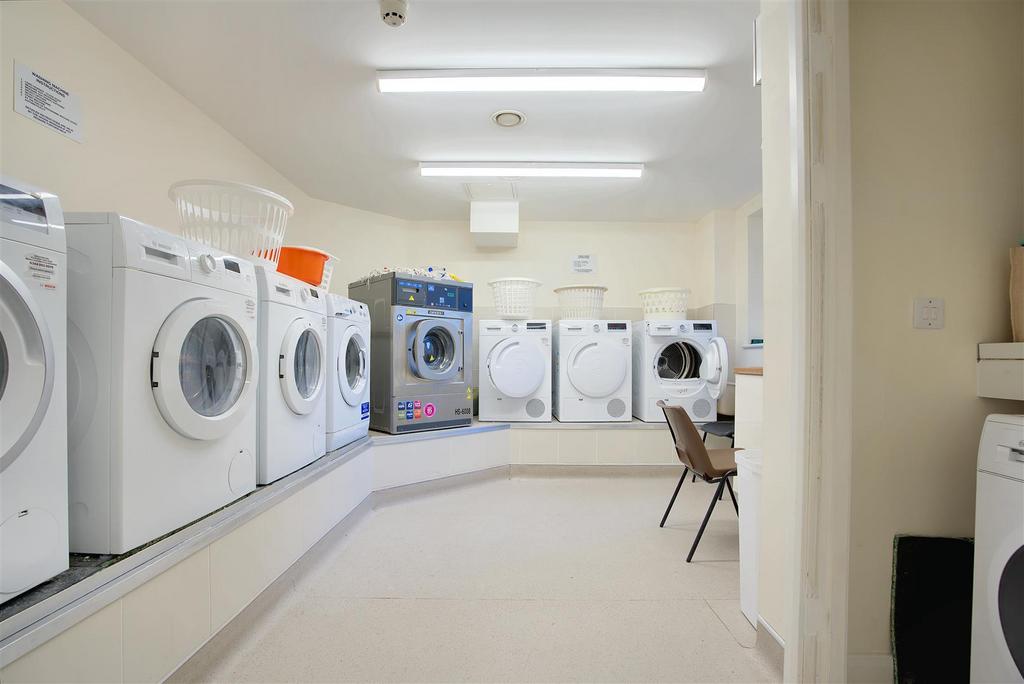 8582882-interior08.jpg