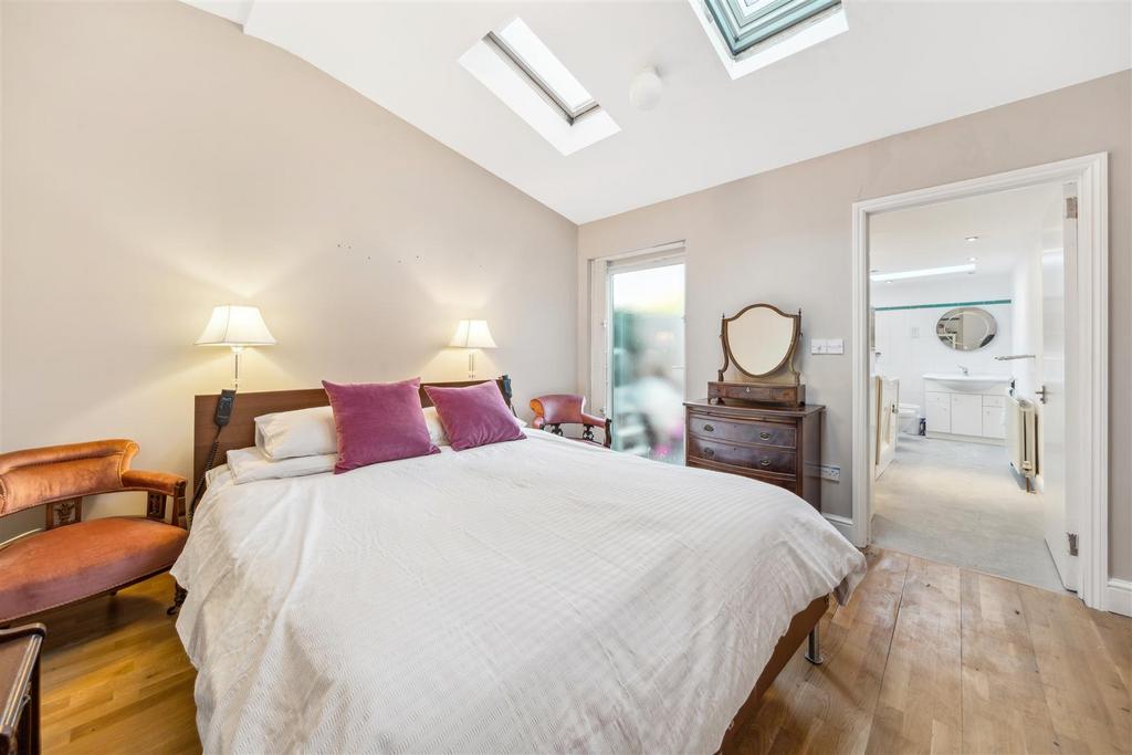 Devonshire Passage, W4 - FOR SALE