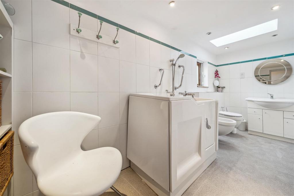 Devonshire Passage, W4 - FOR SALE