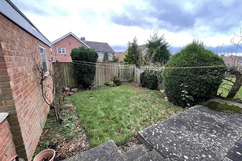 12 Barnes Close, Darlington, DL3 9BP
