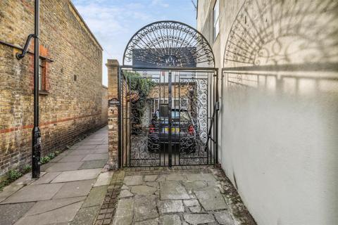 2 bedroom link detached house for sale, Duke Road, London, W4