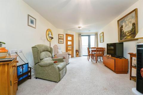 2 bedroom apartment for sale - Jenner Court, St. Georges Road, Cheltenham, GL50 3ER