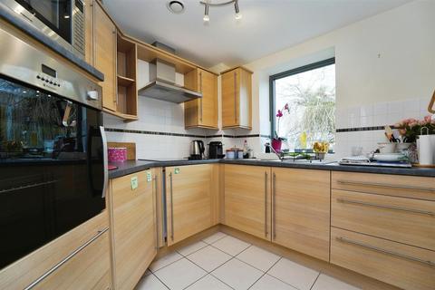 2 bedroom apartment for sale, Jenner Court, St. Georges Road, Cheltenham, GL50 3ER