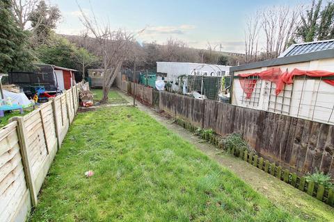 174 Eversley Avenue, Bexleyheath, DA7 6SW